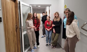 Zdjęcie przedstawia wizytę koledową w Internacie szkolnym SMS Zakopane