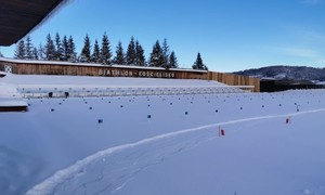 Zdjęcie przedstawia obiekt biathlonowy w Kościelisku