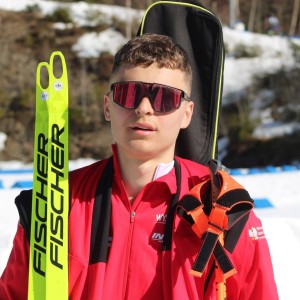 Zdjęcie przedstawia zawodników i absolwentów SMS Zakopane podczas Mistrzostw Świata Juniorów i Juniorów Młodszych w biathlonie w niemieckim Arber