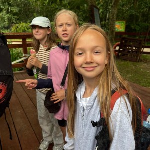 Zdjęcie przedstawia uczestników obozu sportowego UKS przy SMS Zakopane w Jarosławcu